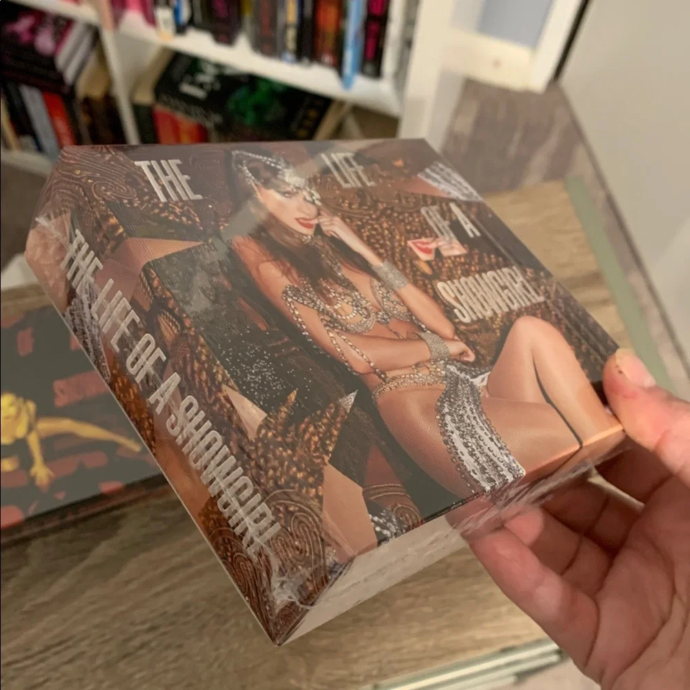 NIB The Life of a Showgirl Box Set - Picture 2 of 5